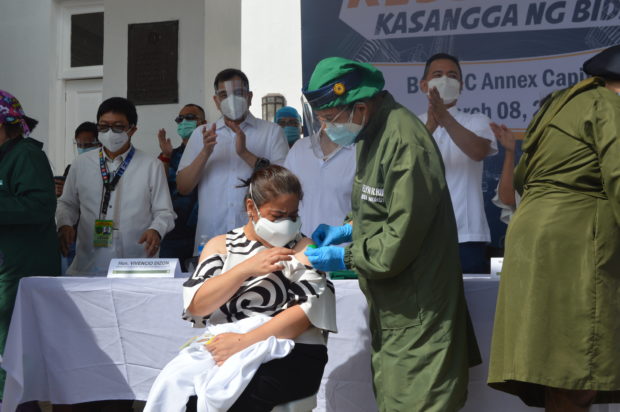 A medical frontliner in Bataan