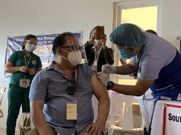 Isabela hospital targets to vaccinate 270 frontliners vs COVID-19 daily