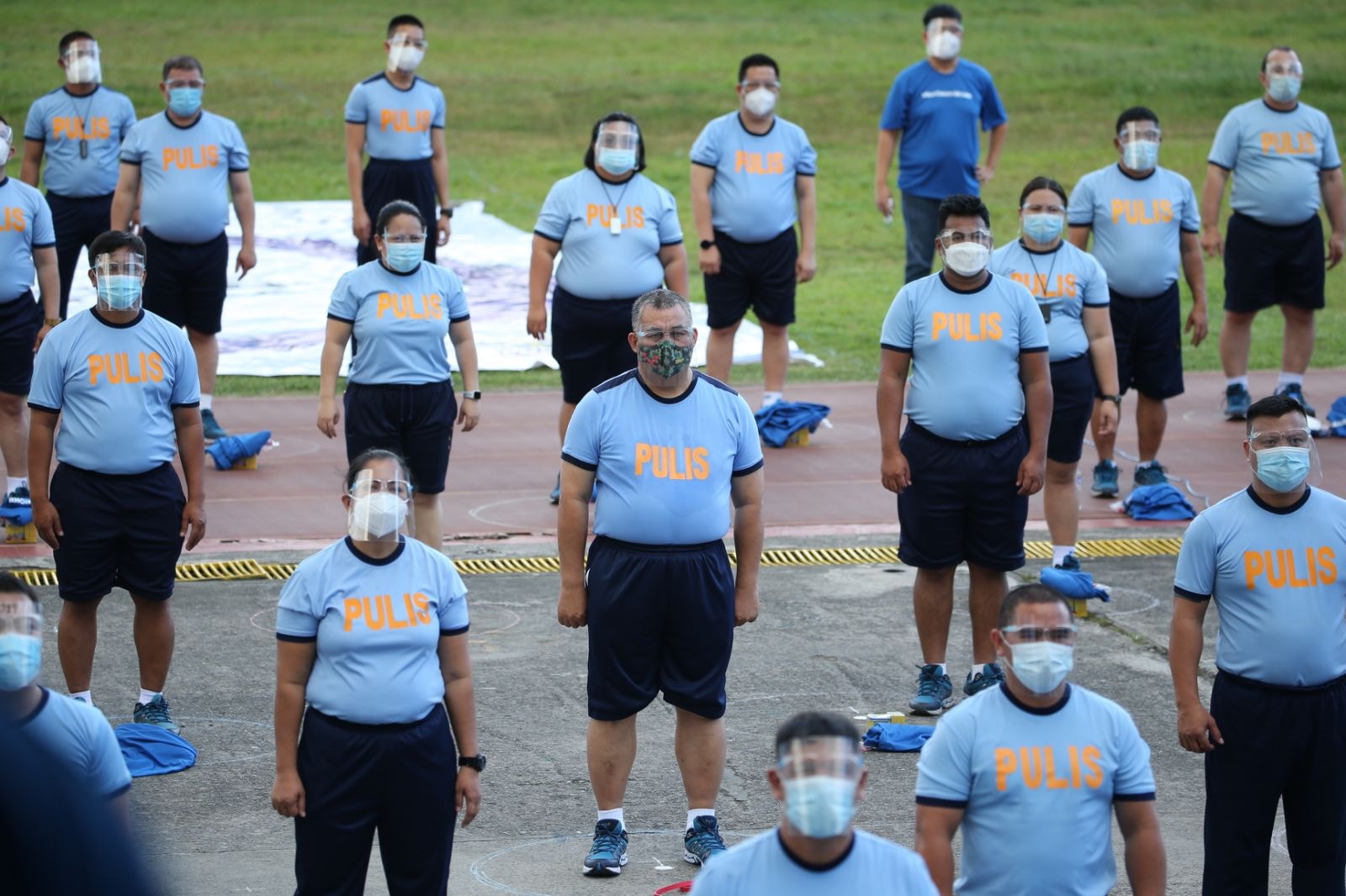 PNP chief Debold Sinas joins other cops on launch of the agency's Chubby Anonymous Project, a weight loss program for uniformed personnel classified as obese. FROM PNP-PIO 