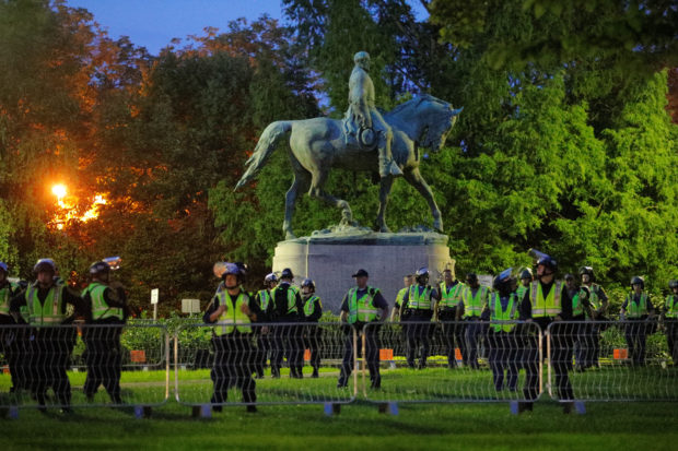 Virginia's high court approves removal of Confederate statues