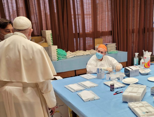 Pope visits Vatican vaccination centre on Good Friday