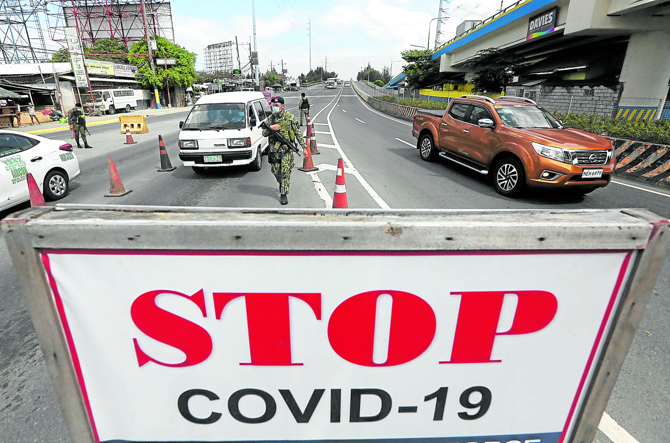 OCTA: NCR must first have below 2,000 daily COVID-19 cases before easing curbs