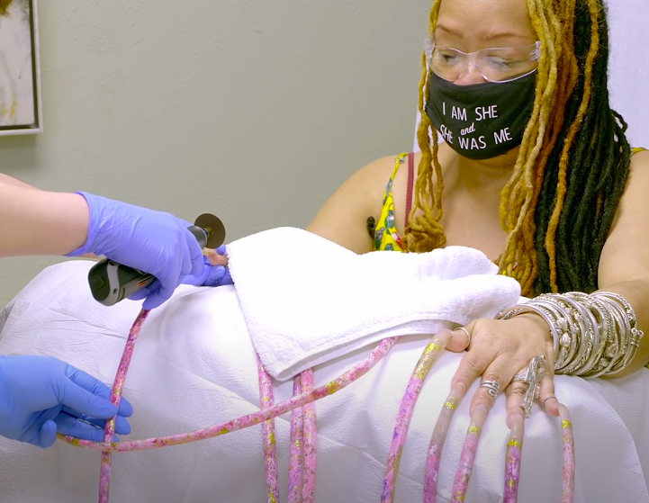 Watch Woman With Worlds Longest Fingernails Has Them Cut After Nearly 3 Decades Inquirer News