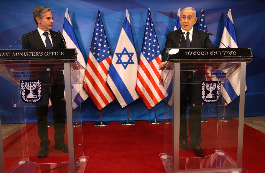 Israeli Prime Minister Benjamin Netanyahu (R) and US Secretary of State Anthony Blinken hold a joint press conference in Jerusalem on May 25, 2021, days after an Egypt-brokered truce halted fighting between the Jewish state and the Gaza Strip's rulers Hamas. (Photo by Menahem KAHANA / AFP)