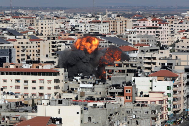 Israel pounds Gaza to curb Palestinian militants but rockets still fly
