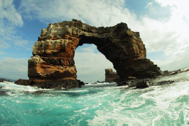 Darwin's Arch in Galapagos collapses due to 'erosion ...