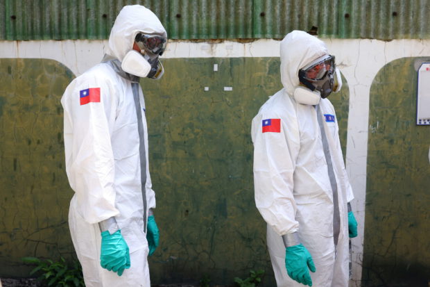 taiwan soldiers protective suits coronavirus