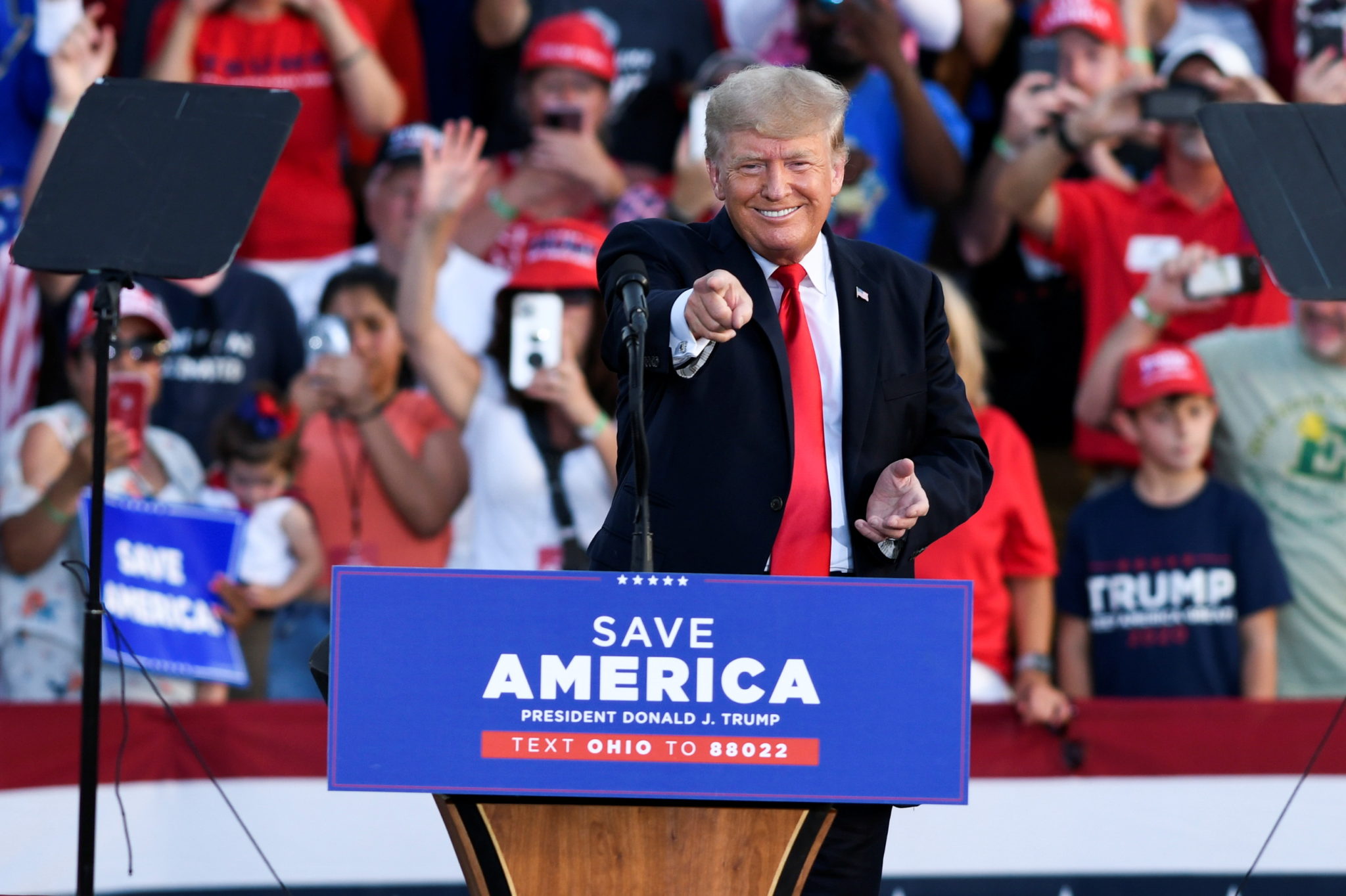 At Ohio Rally, Trump Knocks Biden On Border, Hints At 2024 Plans ...