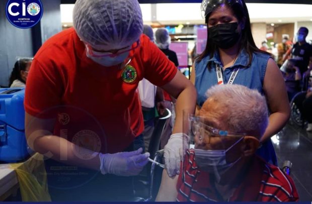 Senior citizens were among the first to benefit from the rollout of the Johnson & Johnson (Janssen) COVID-19 vaccine in Tacloban City. Image from Facebook/Tacloban City City Information Office
