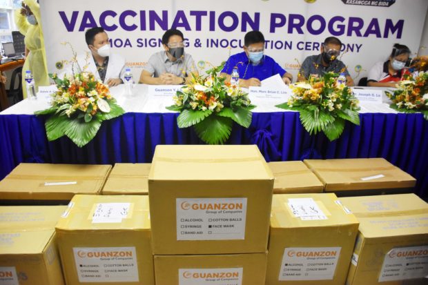 The Guanzon Group of Companies (GGC) donated 1,000 doses of COVID-19 vaccine and P200,000.00 worth of syringes, adhesive plaster, alcohol, cotton, and face masks to Dagupan’s vaccination program
