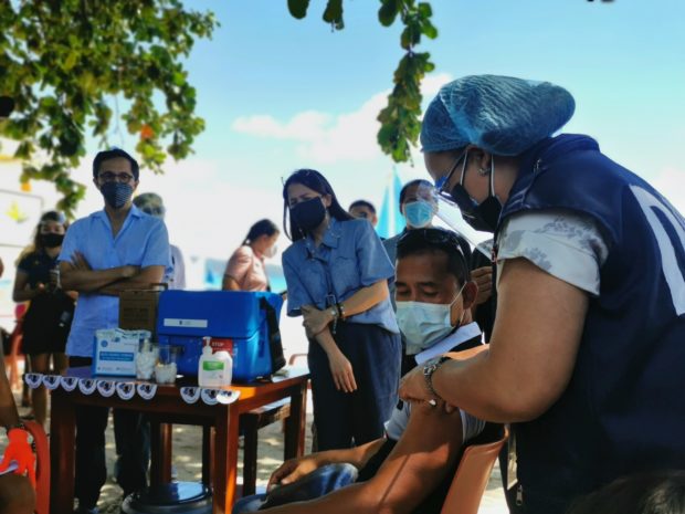 DOT starts vaccination of tourism workers in Boracay 