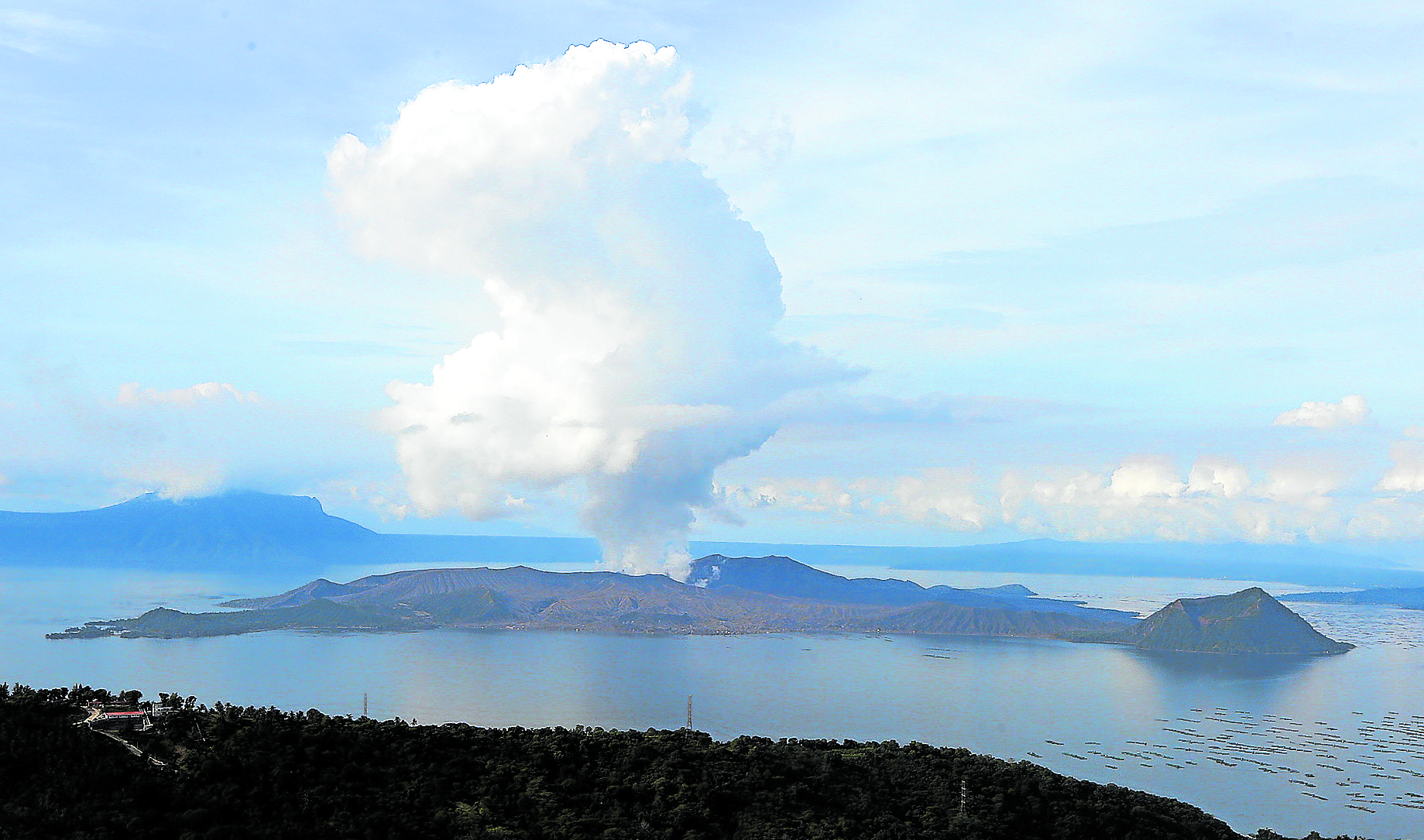 Taal Volcano quakes