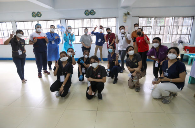 LOOK: Robredo visits, thanks Pasig City’s Vaccine Express volunteers