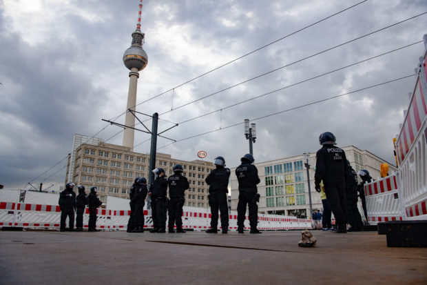 alexanderplatz berlin police
