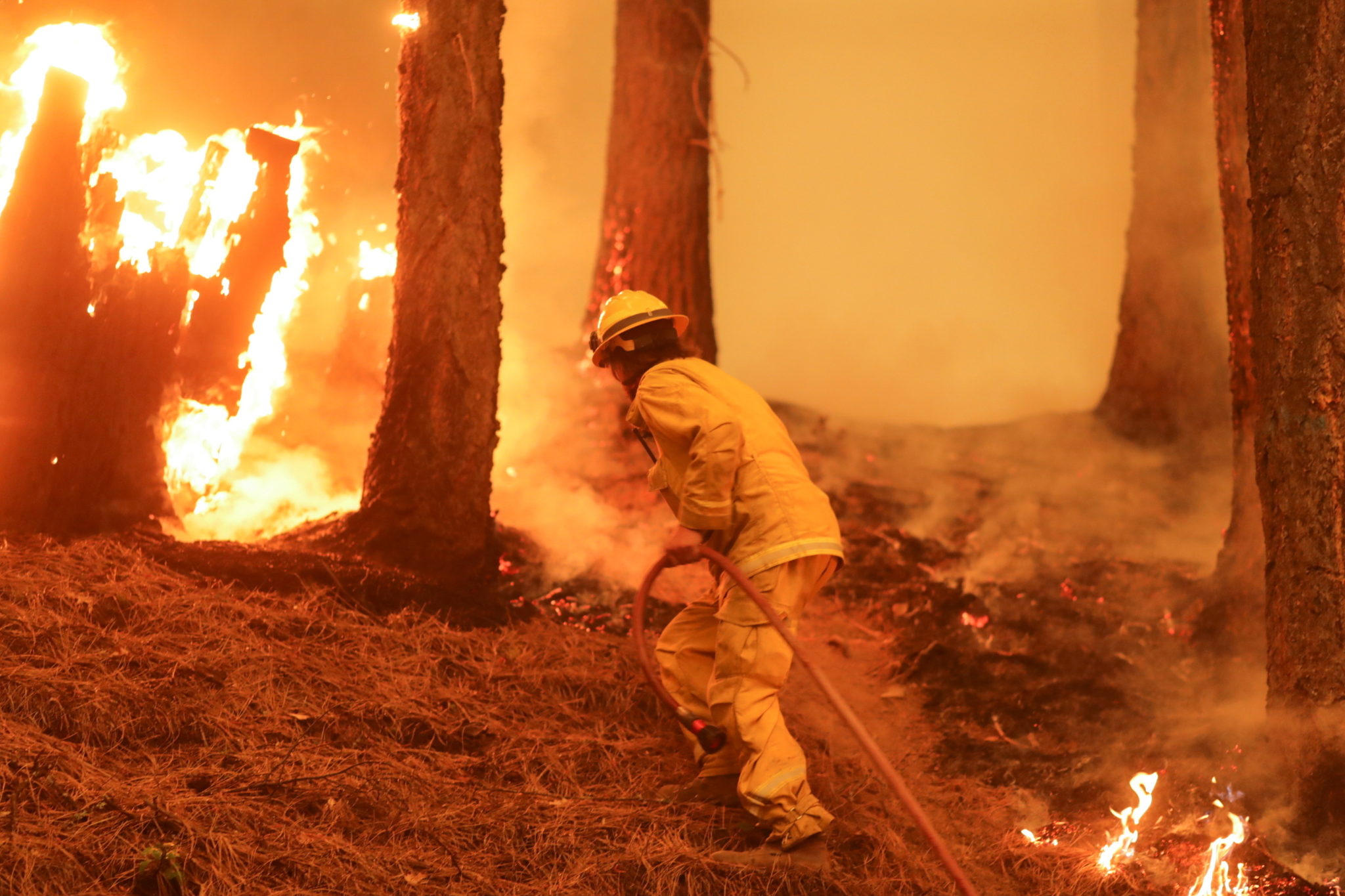 crews-battling-california-s-mammoth-dixie-fire-brace-for-high-winds