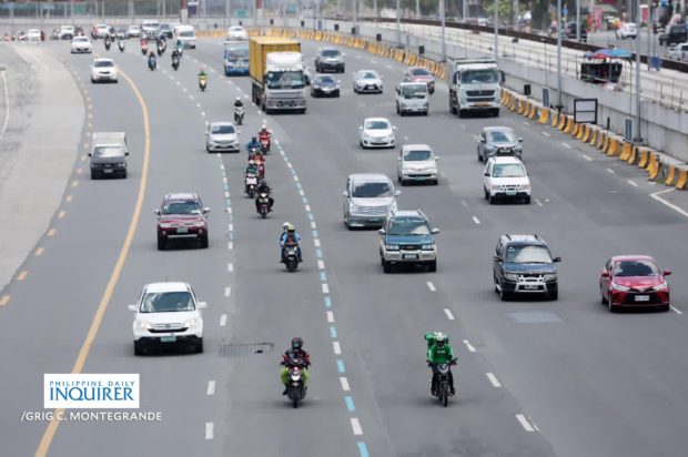 The Metropolitan Manila Development Authority (MMDA) is eyeing the return of motorcycle lanes in Commonwealth Avenue in Quezon City, the agency’s acting chairman Carlo Dimayuga III said on Thursday.