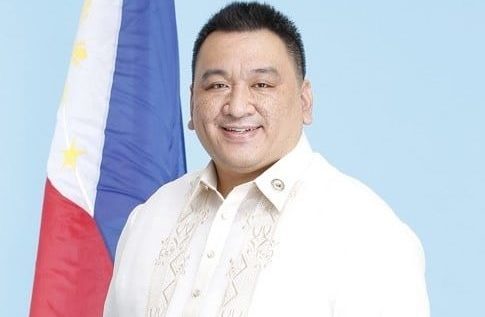 A House panel asked the Senate Blue Ribbon panel to allow Pharmally exec Linconn Ong to attend the lower chamber’s probe. 
