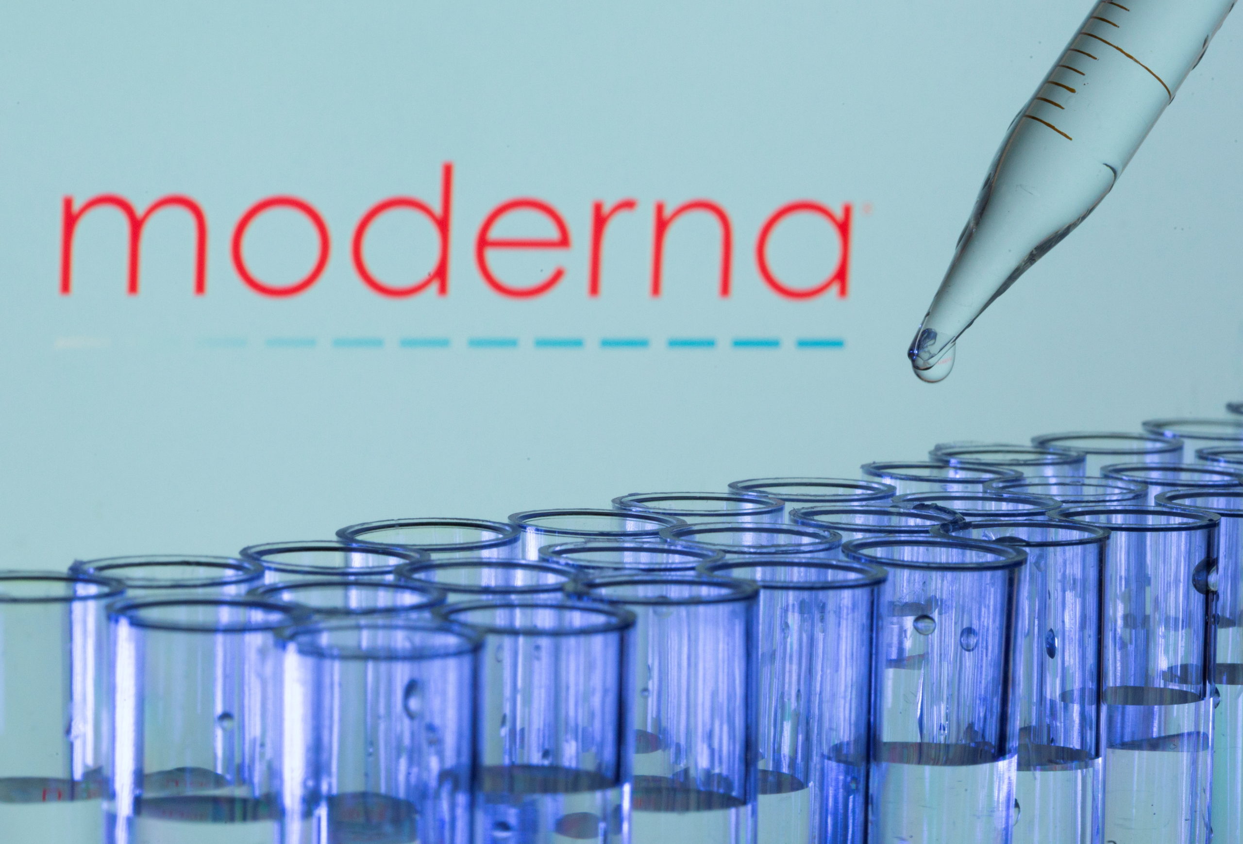 Moderna working on combination COVID-19 vaccine booster and flu shot