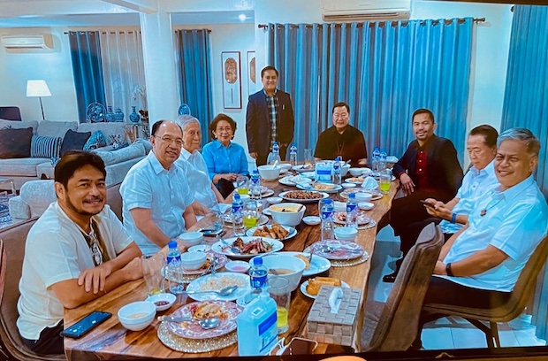 Manny Pacquiao in a meeting with 1Sambayan