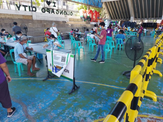 Olongapo starts vaccinating market vendors, drivers vs COVID-19
