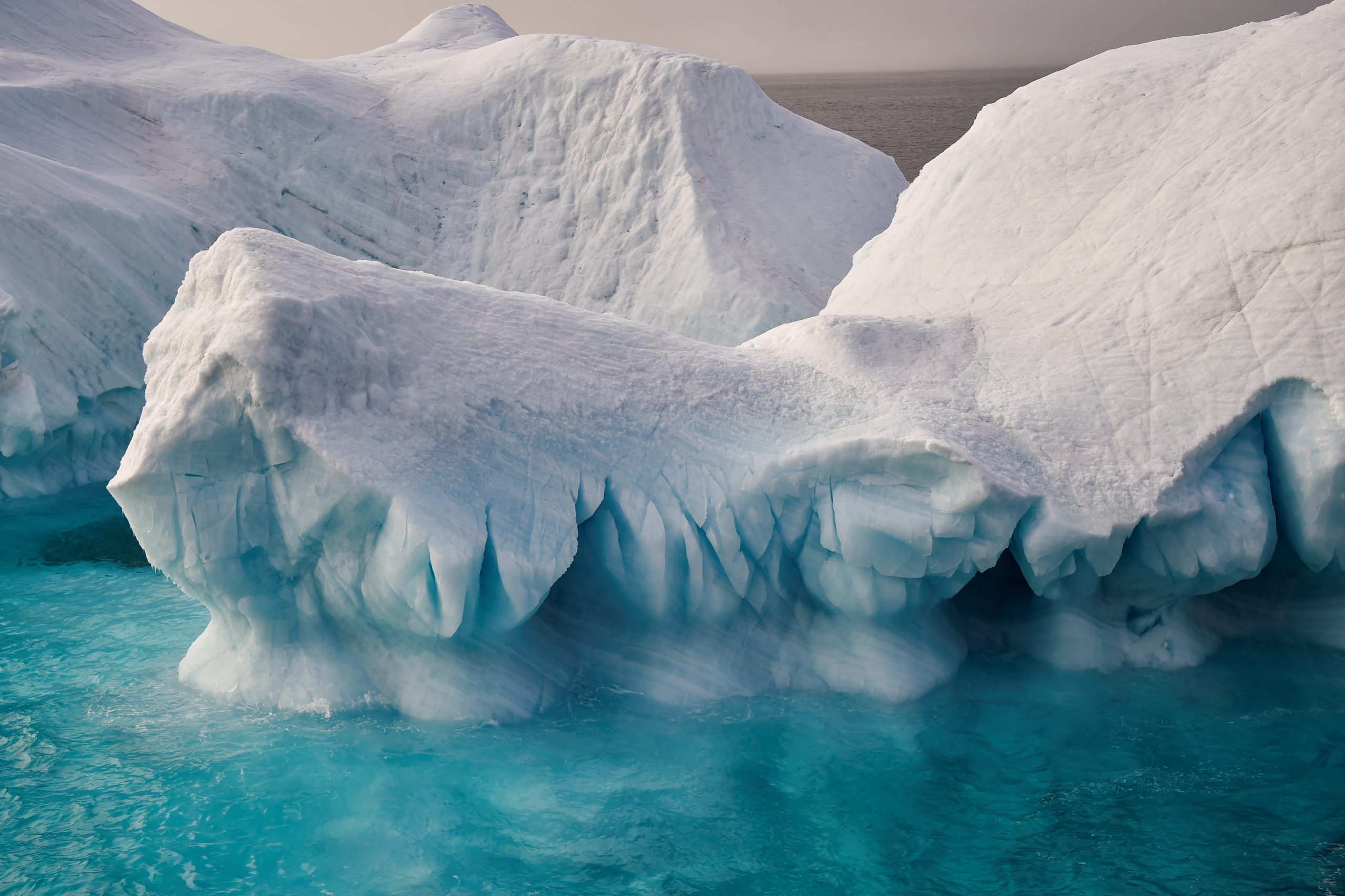 Гренландия осадки. Ледники Гренландии 2021 таяние. Гренландия ледник Антарктида Арктика Гренландия. Антарктида таяние ледников 2020. Таяние ледников Антарктиды 1979-2020.
