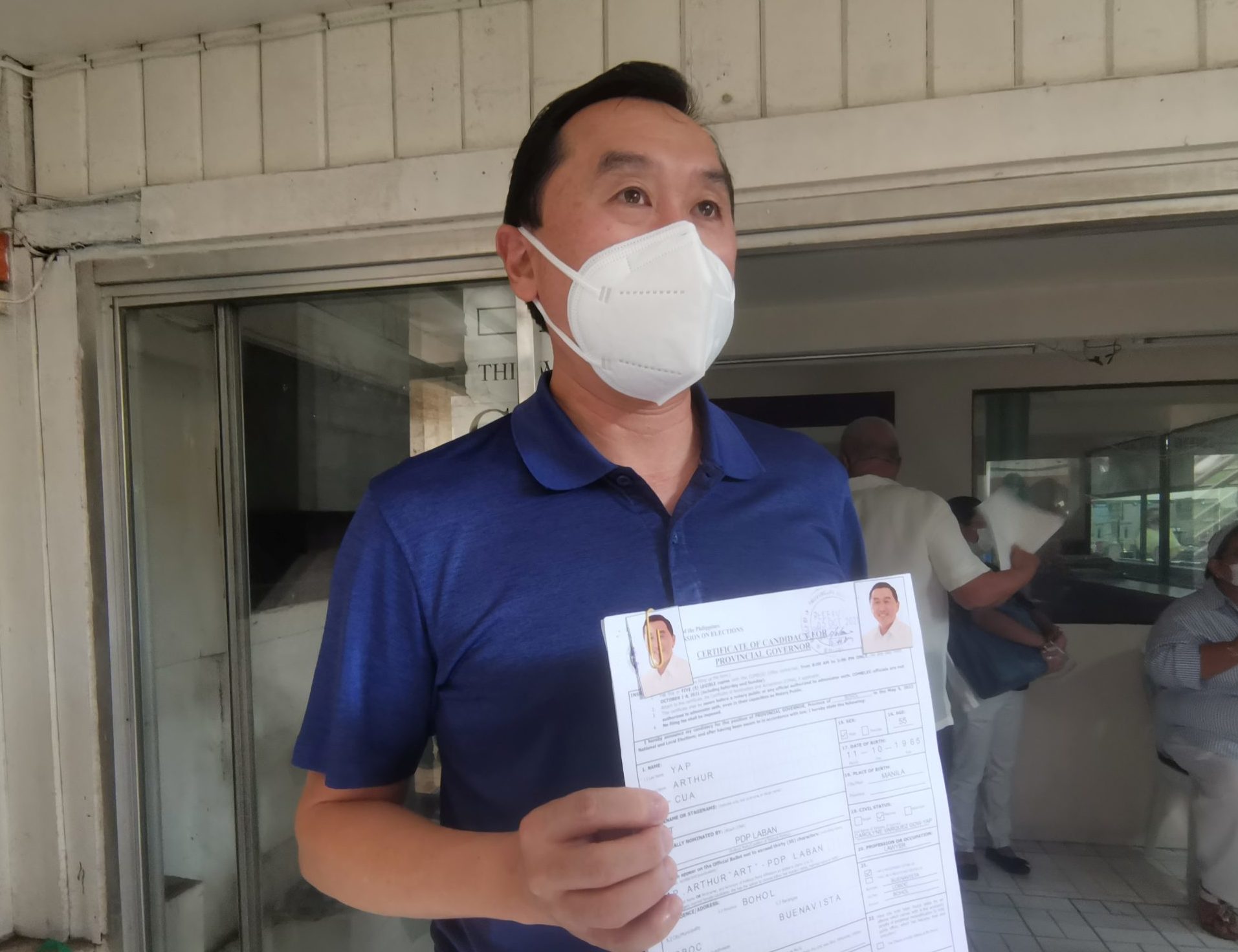 Bohol Gov. Arthur Yap files COC for reelection