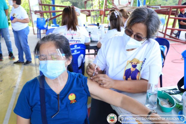 Vaccination rollout in Bulacan. Image from Facebook / Provincial Government of Bulacan