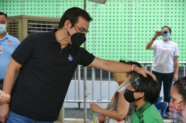 The Manila city government has begun vaccinating minors with comorbidities at the Ospital ng Maynila Medical Center.