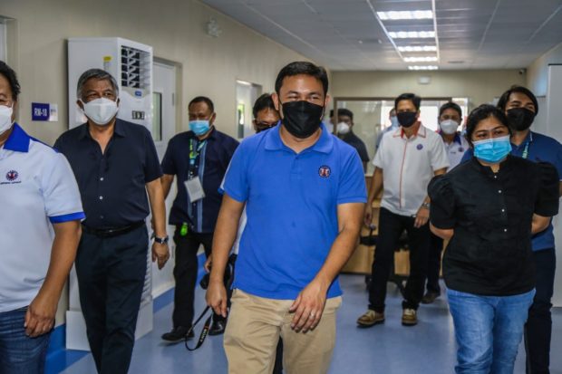 Villar's work continues even on last day as DPWH chief, checks mega COVID hospital in Mandaluyong City