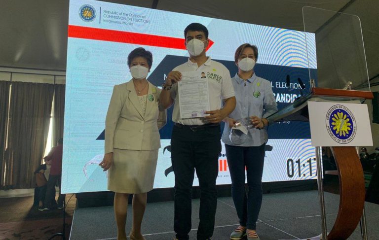 Broadcaster Carl Balita Files COC For Senator Inquirer News