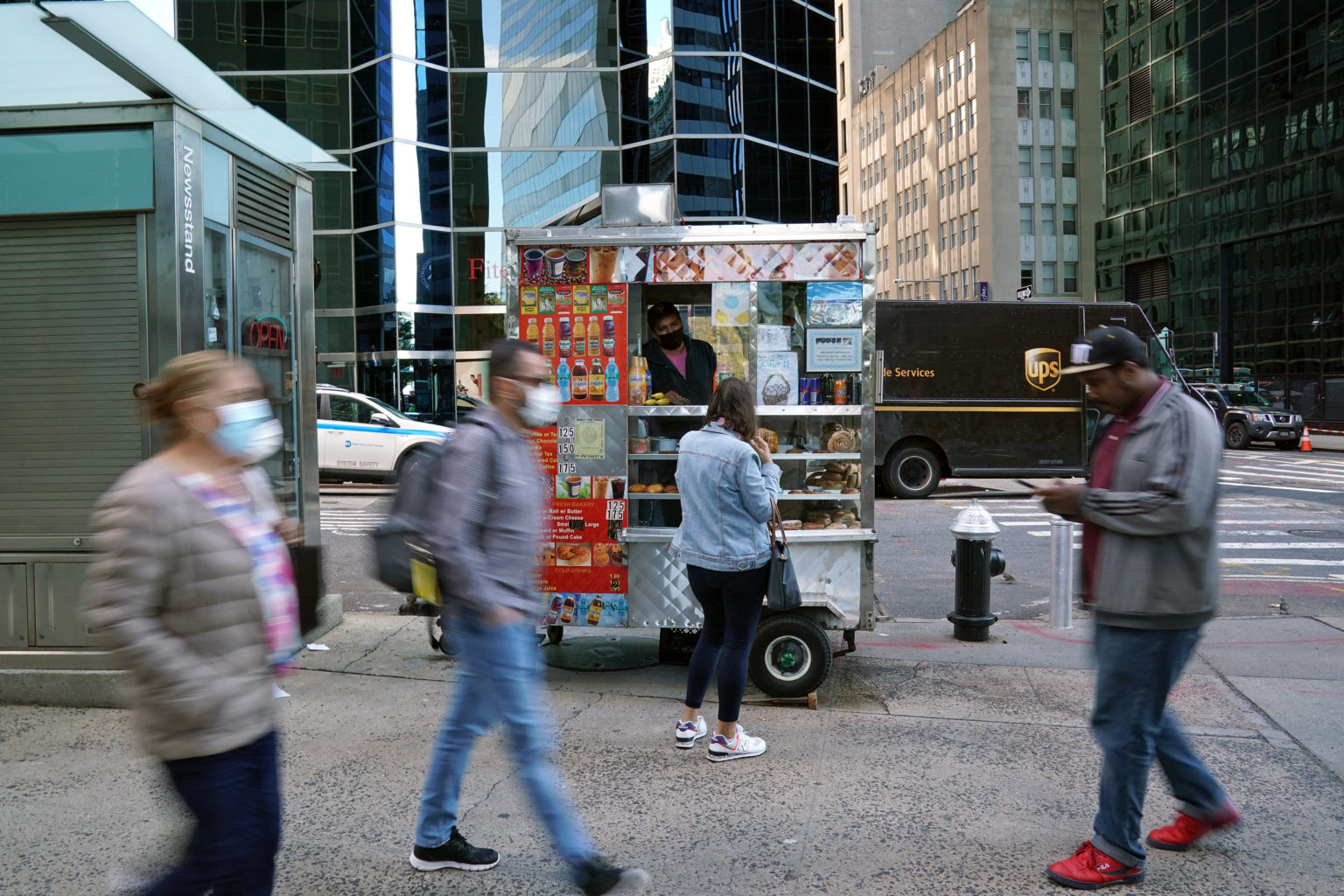 New York's street vendors still waiting for pandemic recovery ...