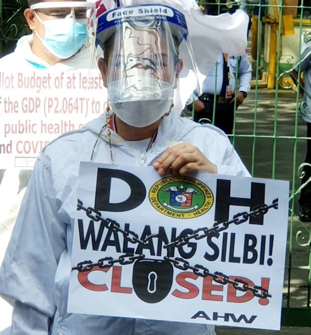 AHW member protesting at DOH