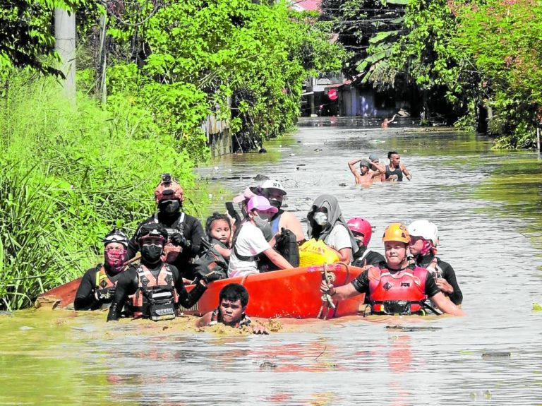 In Davao City, Floods Force 600 Families To Flee Homes | Inquirer News