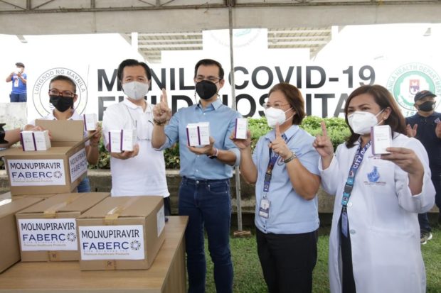 Manila mayor hands out Molnupiravir to Sta Ana hospital