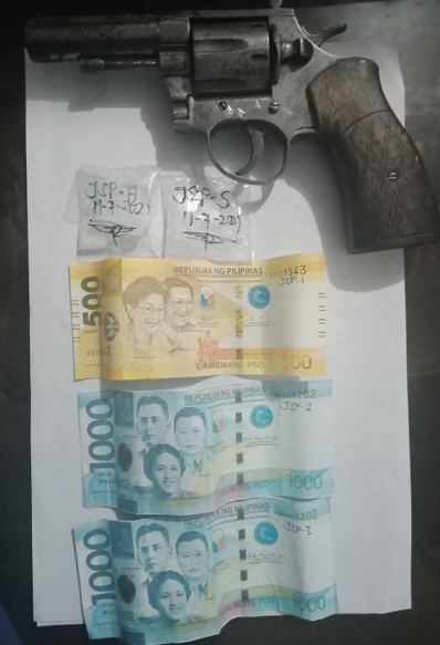 Police seized a .38-caliber revolver and two sachets of “shabu” (crystal meth) from two suspects in Angeles City. 