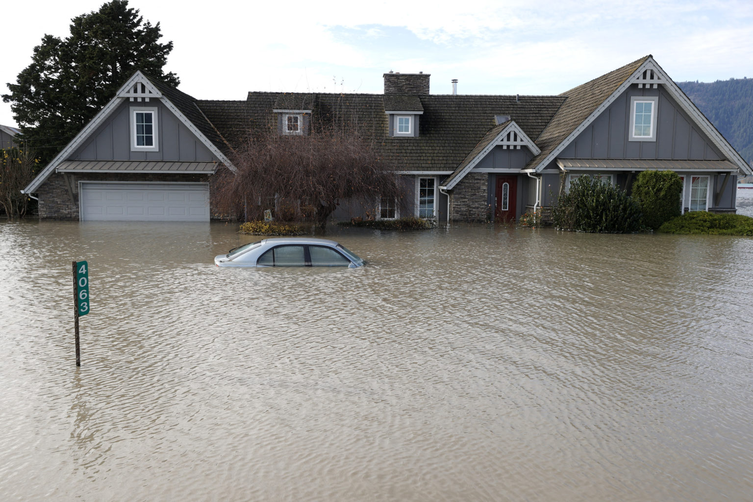 Flood Ravaged Western Canada Braces For More Rain Residents Told To 3545