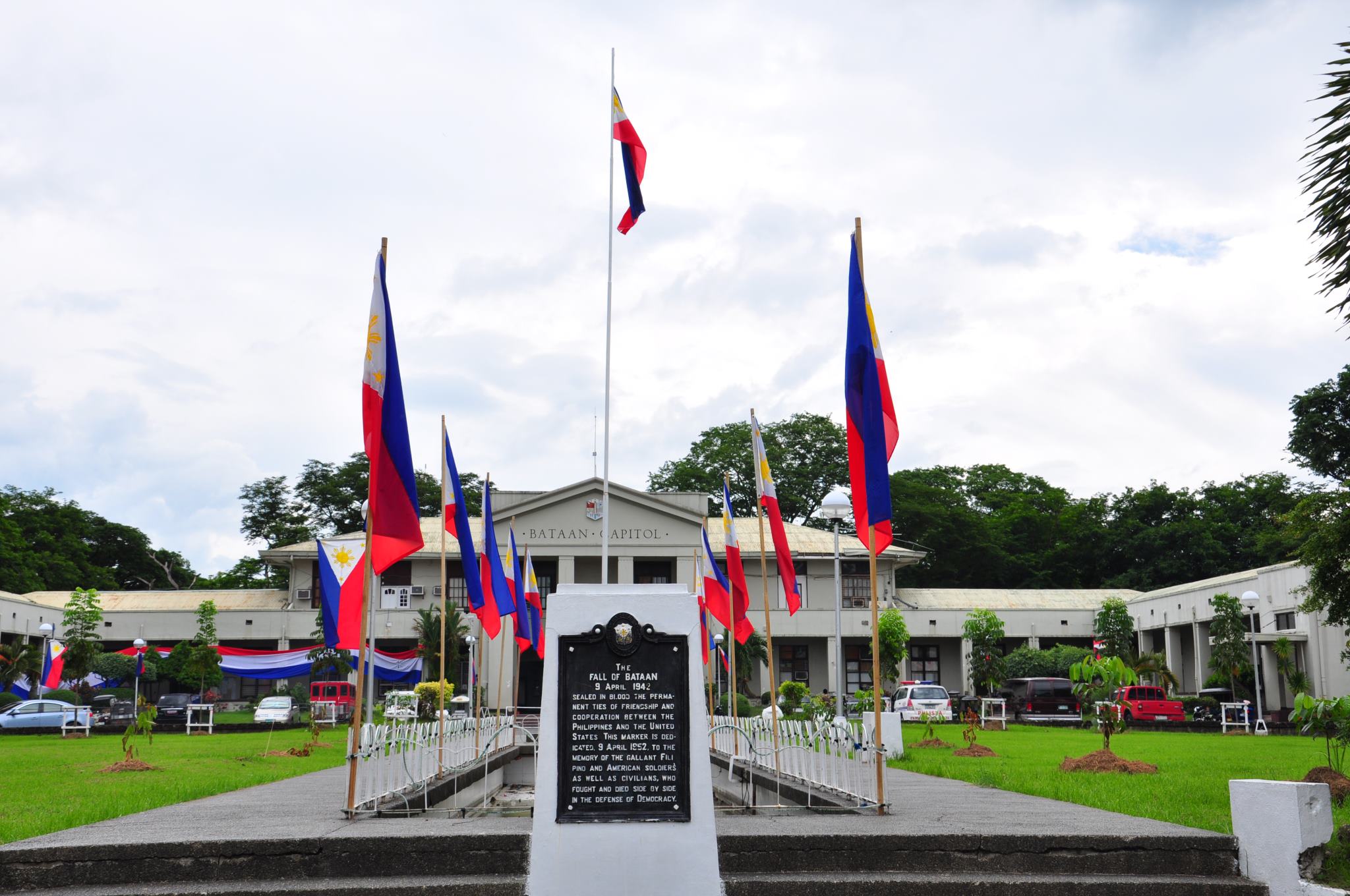 Bataan Capitol, Provincial Government of Bataan