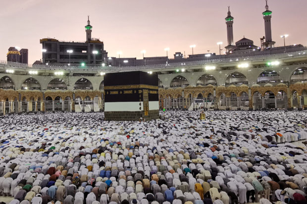 Muslims at the Grand Mosque in Mecca during hajj. STORY: Congress should review hajj coordination program – Hataman
