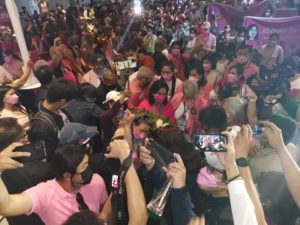 Robredo: Pink is a symbol of radicalism