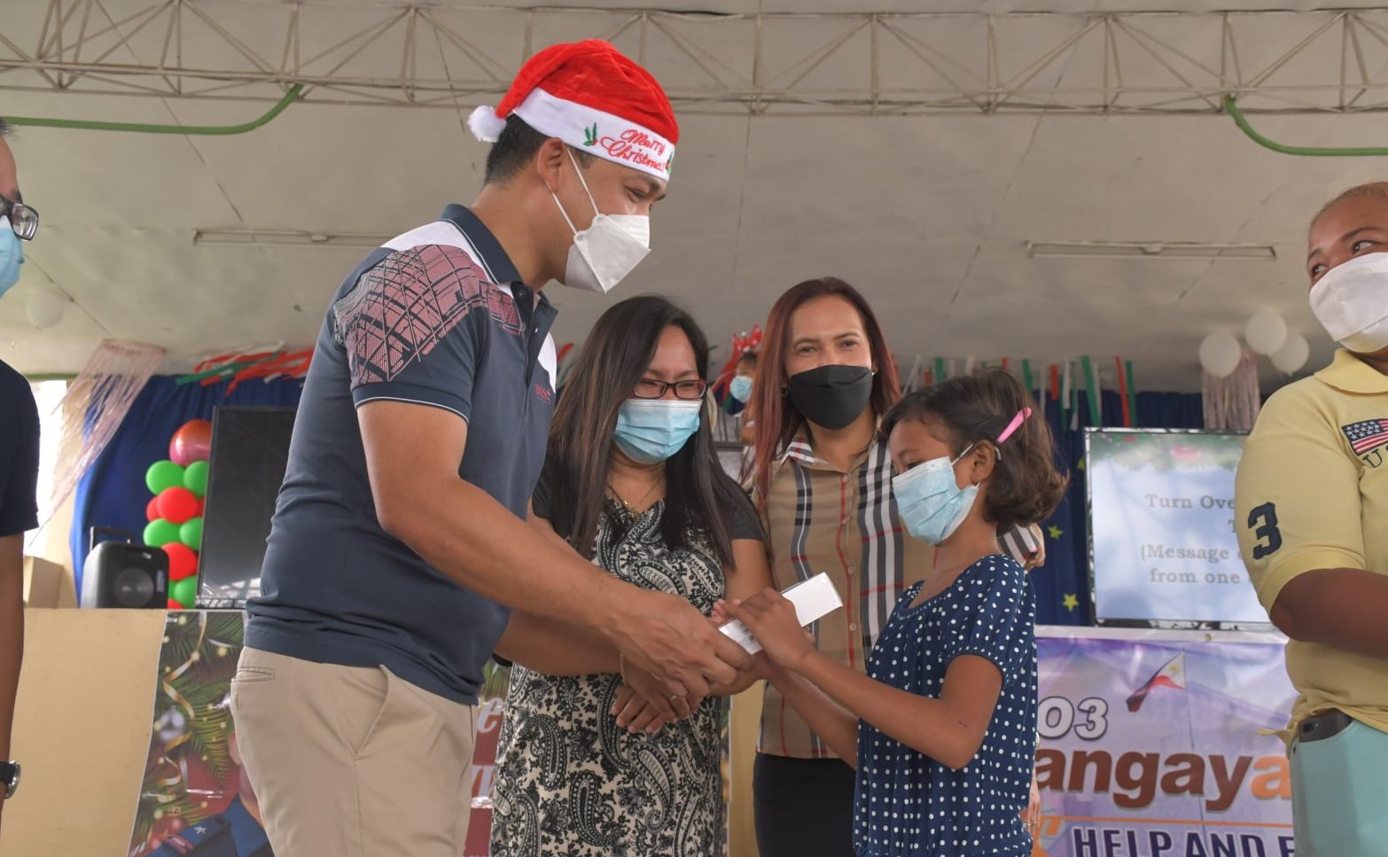 Central Luzon top cop plays Santa, gives away mobile tablets to students