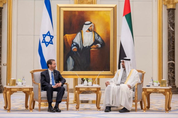 Israeli President Isaac Herzog meets with Abu Dhabi's Crown Prince Sheikh Mohammed bin Zayed al-Nahyan in Abu Dhabi, United Arab Emirates January 30, 2022. Rashed Al Mansoori/Ministry of Presidential Affairs/WAM/Handout via REUTERS