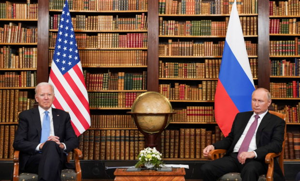 FILE PHOTO: U.S. President Joe Biden and Russia's President Vladimir Putin meet for the U.S.-Russia summit at Villa La Grange in Geneva, Switzerland, June 16, 2021. REUTERS/Kevin Lamarque