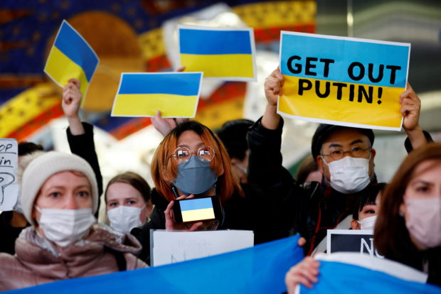 From Tokyo to New York, thousands protest against invasion of Ukraine