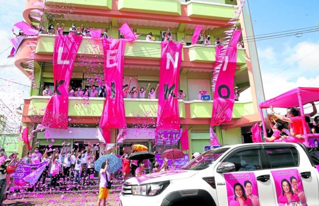 Photo of Leni Robredo supporters in Sorsogon for story: Robredo roadshow continues in her native Bicol