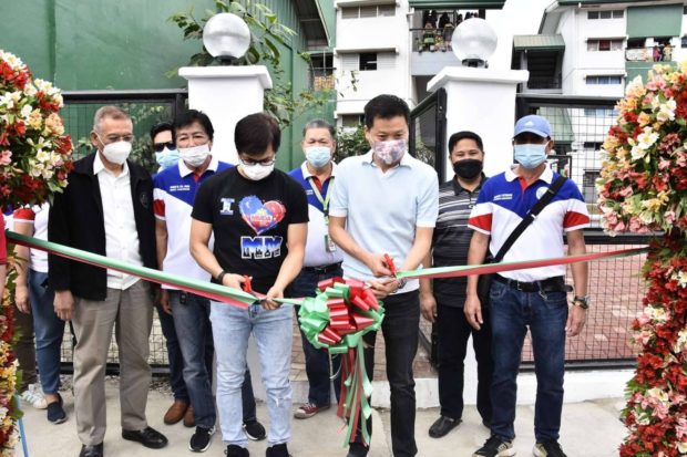 The Metropolitan Manila Development Authority (MMDA) on Thursday launched its first park under the "I Love Metro Manila" Adopt-A-Park Project.