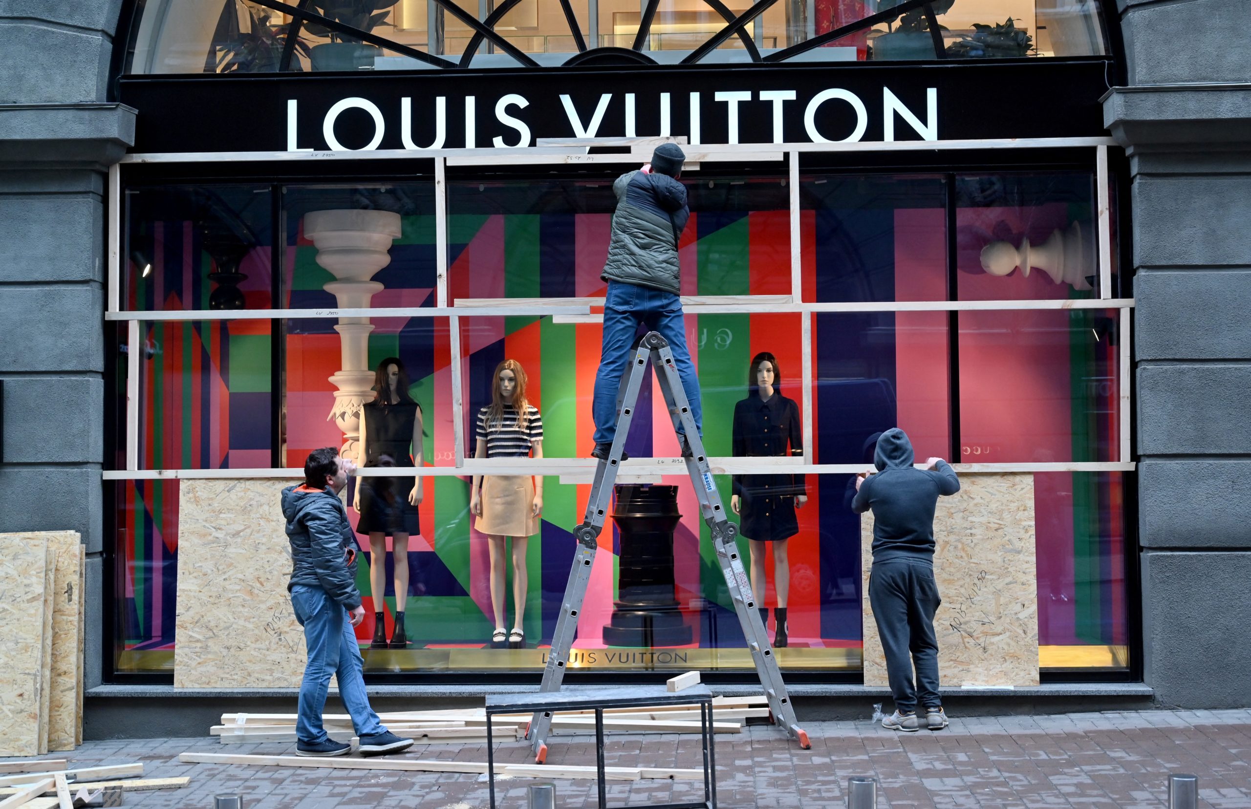 Hermes, Chanel, Louis Vuitton in Russia over Ukraine | Inquirer