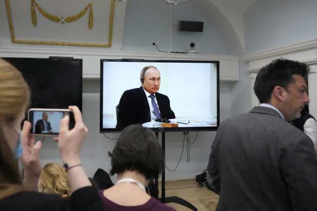 Letting state TV dominate, Russia chokes free media