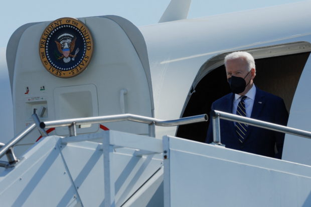  U.S. President Joe Biden arrives aboard Air Force One at Philadelphia International Airport in Philadelphia, Pennsylvania, U.S. March 11, 2022. REUTERS/Jonathan Ernst