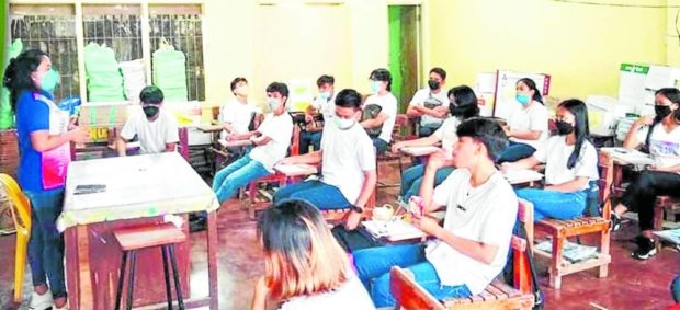 Class in Carcar City in Cebu. STORY: 5,390 public school teachers in Central Visayas still unvaxxed