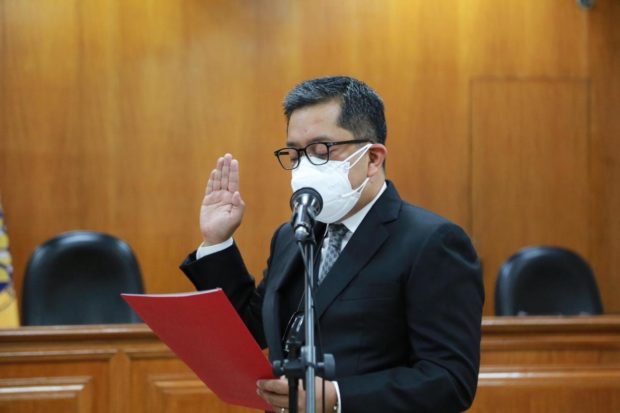 “Everyone’s lawyer” George Garcia is “really qualified” for his new position as a Commission on Elections (Comelec) commissioner given his experience as an election lawyer, Senator Panfilo Lacson said.